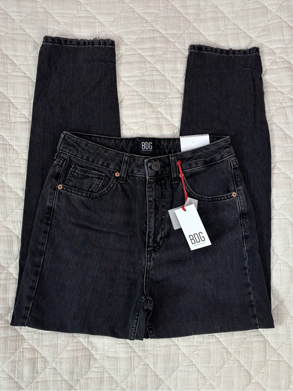 Urban Outfitters BDG Mom High Waisted Tapered Leg Jeans Sz 28Wx32L NWT -